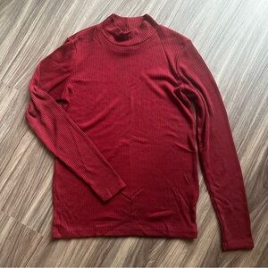 NWOT Uniqlo Burgundy Ribbed Turtleneck